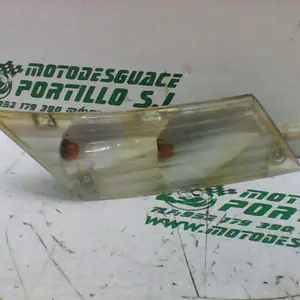 Foto de Intermitente trasero derecho Piaggio ZIP AIRE 2T 3 50 referencia 203-19-22868 foto 22