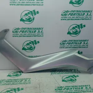 Foto de Carcasa lateral izquierda Yamaha N MAX 125 referencia 394-23-46336 foto 5