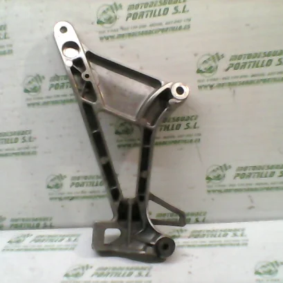Foto de Estribera trasera derecha Honda VFR 750 referencia 141-17-10010