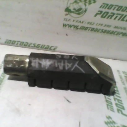 Foto de Reposapies trasero derecho Yamaha YBR 125 i referencia 171-21-30492