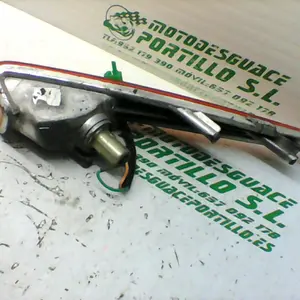 Foto de Intermitente delantero izquierdo Honda LEAD 100 referencia 136-17-32287 foto 7