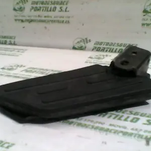Foto de Reposapies trasero izquierdo Peugeot Kisbee 50 4T referencia 53-21-28448 foto 5