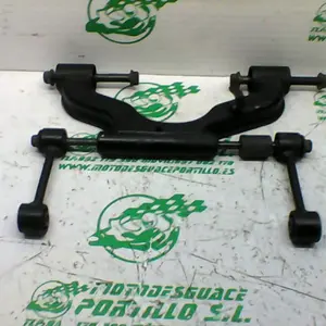 Foto de Soporte de motor Yamaha XMAX 250 referencia 213-19-37357 foto 5