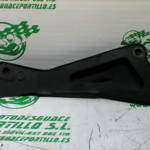 Foto de Estribera trasera izquierda Yamaha YBR 125 i referencia 171-21-30498