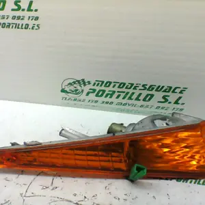 Foto de Intermitente delantero izquierdo Honda LEAD 100 referencia 136-17-32287 foto 2