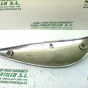 Foto de Embellecedor de tapa depósito de gasolina Kymco VENOX 250 referencia 154-19-20790 foto 10