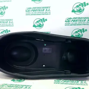 Foto de Porta-casco Yamaha xmax 125 16 referencia 339-22-39027 foto 4