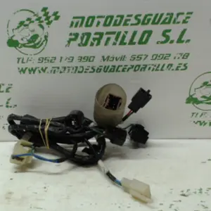 Foto de Instalación del faro Honda Forza 250 referencia 234-18-16012