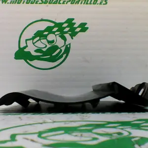 Foto de Carcasa bajo asiento Daelim Roadwin 125 i referencia 230-19-38110 foto 2