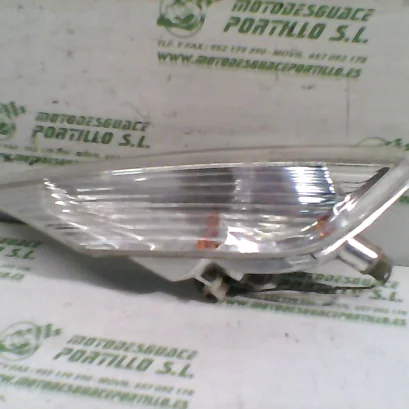 Foto de Intermitente delantero izquierdo Piaggio X8 125 referencia 295-20-37275