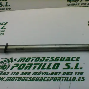 Foto de Eje del basculante Suzuki Marauder 125 referencia 46-19-17687