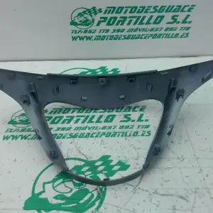 Foto de Embellecedor del faro Kymco MILER 125I referencia 151-24-48069 foto 2