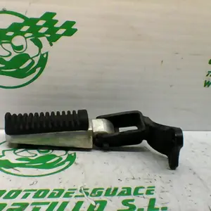 Foto de Estribera trasera izquierda con reposapies Yamaha XMAX 250 referencia 213-19-37369 foto 5