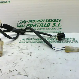 Foto de Instalación del faro Yamaha XMAX 250 referencia 307-22-37489 foto 3