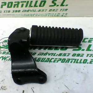 Foto de Reposapies trasero derecho Yamaha XMAX 250 referencia 431-21-32478 foto 8