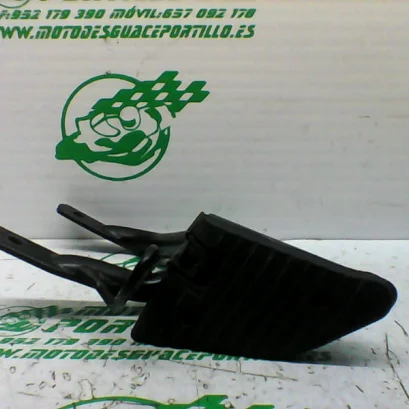 Foto de Estribera trasera izquierda con reposapies Honda SH 125 00-04 referencia 382-22-39361