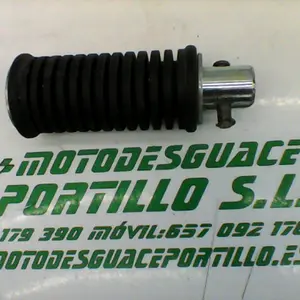 Foto de Reposapies trasero derecho Suzuki Marauder 125 referencia 46-19-17664 foto 3