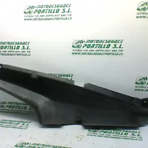 Foto de Carcasa lateral trasera izquierda Suzuki V Strom 650 referencia 144-19-21122 foto 2