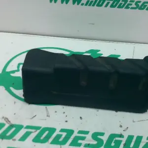 Foto de Reposapies trasero derecho Honda PS 125 referencia 106-24-47771 foto 6
