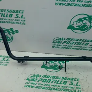 Foto de Soporte suelo izquierdo Honda FORZA 125 referencia 396-25-49036