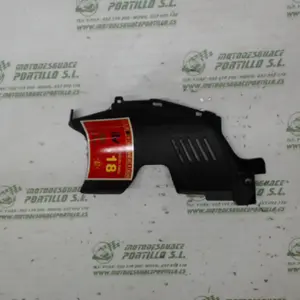 Foto de Embellecedor de carcasa delantera izquierda Suzuki Gsr 600 referencia 26-16-575