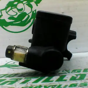Foto de Bomba de freno delantero Kymco super dink 300 i referencia 113-23-43364 foto 4