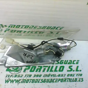 Foto de Intermitente trasero derecho Piaggio ZIP H2O 2T 3 50 referencia 72-20-25769 foto 4
