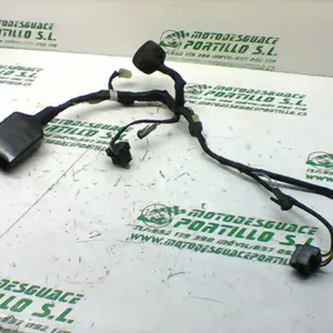 Foto de Instalación del faro Suzuki V Strom 650 referencia 144-19-21139 foto 6