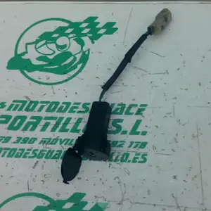 Foto de Toma de corriente Sym JOYMAX 125 GTS referencia 375-21-47637 foto 3