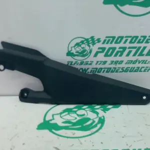 Foto de Carcasa bajo asiento izquierdo Kawasaki Z 900 referencia 6-24-47553 foto 2