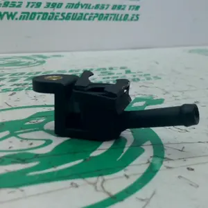Foto de Conector del inyector Kymco PEOPLE S 125 referencia 369-23-46780 foto 2