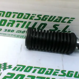 Foto de Reposapies trasero izquierdo Suzuki Marauder 250 referencia 193-21-33297 foto 4