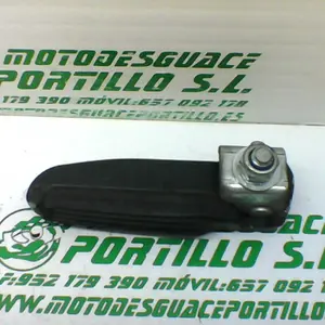 Foto de Reposapies trasero derecho Piaggio Liberty 125 referencia 156-19-20680 foto 2