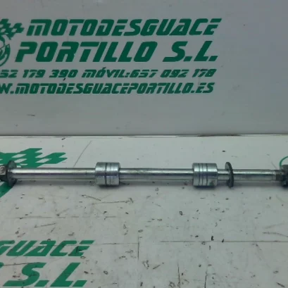 Foto de Eje de rueda delantera Yamaha N MAX 125 referencia 174-22-35153