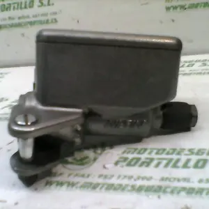 Foto de Bomba de freno delantero Honda VFR 750 referencia 141-17-10086 foto 3