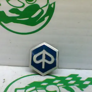 Foto de Emblema Piaggio FLY 125 3V referencia 456-22-41236 foto 2