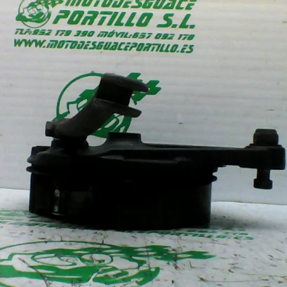 Foto de Porta-zapata rueda trasera Kawasaki Gpz 500 referencia 132-18-43217