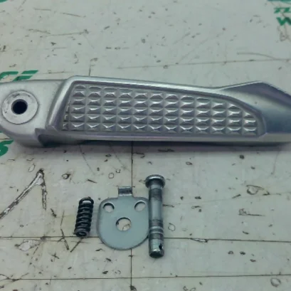 Foto de Reposapies trasero derecho Honda FORZA 125 referencia 396-25-49207