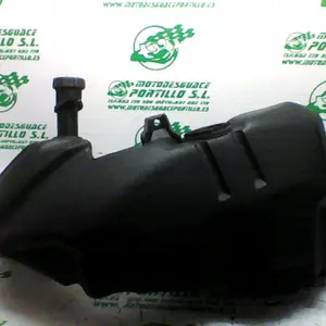 Foto de Deposito gasolina Vespa GT 200 L referencia 138-22-34376 foto 2