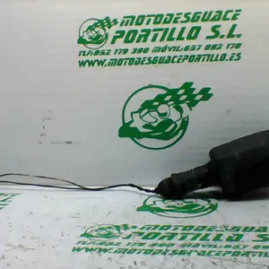 Foto de Intermitente trasero derecho Yamaha DT-80 1989 referencia 65-23-42373 foto 3