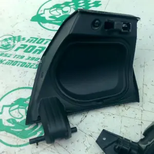 Foto de Puerta guantera izquierda Honda FORZA 125 referencia 396-25-49024 foto 3
