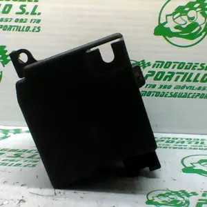 Foto de Caja batería Yamaha X MAX 125 referencia 304-21-31462 foto 5