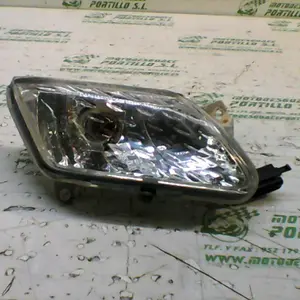 Foto de Intermitente delantero izquierdo Yamaha X MAX 125 referencia 304-21-31414 foto 2
