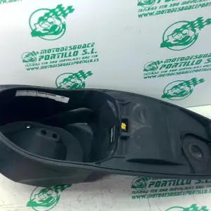 Foto de Porta-casco Sym JET 14 125 LC referencia 194-23-46862 foto 4
