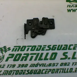 Foto de Cerradura de puerta trasera Piaggio X8 200 referencia 264-18-18374 foto 4