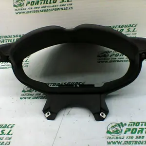 Foto de Embellecedor de cuadro de luces Piaggio X8 125 referencia 86-19-18602 foto 2