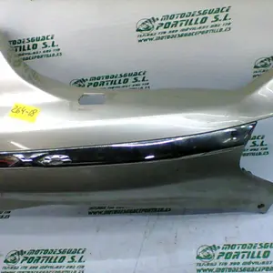 Foto de Carcasa lateral trasera derecha Piaggio X8 200 referencia 264-18-18348 foto 3