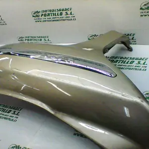 Foto de Carcasa lateral trasera izquierda Piaggio X8 200 referencia 264-18-18349
