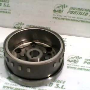 Foto de Plato magnetico Aprilia Sport city 250 inyeccion 09-10 referencia 109-21-39560 foto 6