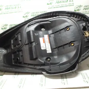 Foto de Asiento Suzuki Burgman 125 referencia 126-17-11500 foto 23